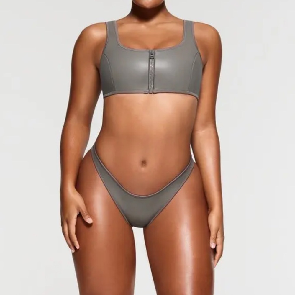 NWT Skims Rubberized Scuba Swim Tanga Bikini Bottom Color Gray Chalk - XL - Picture 2 of 5